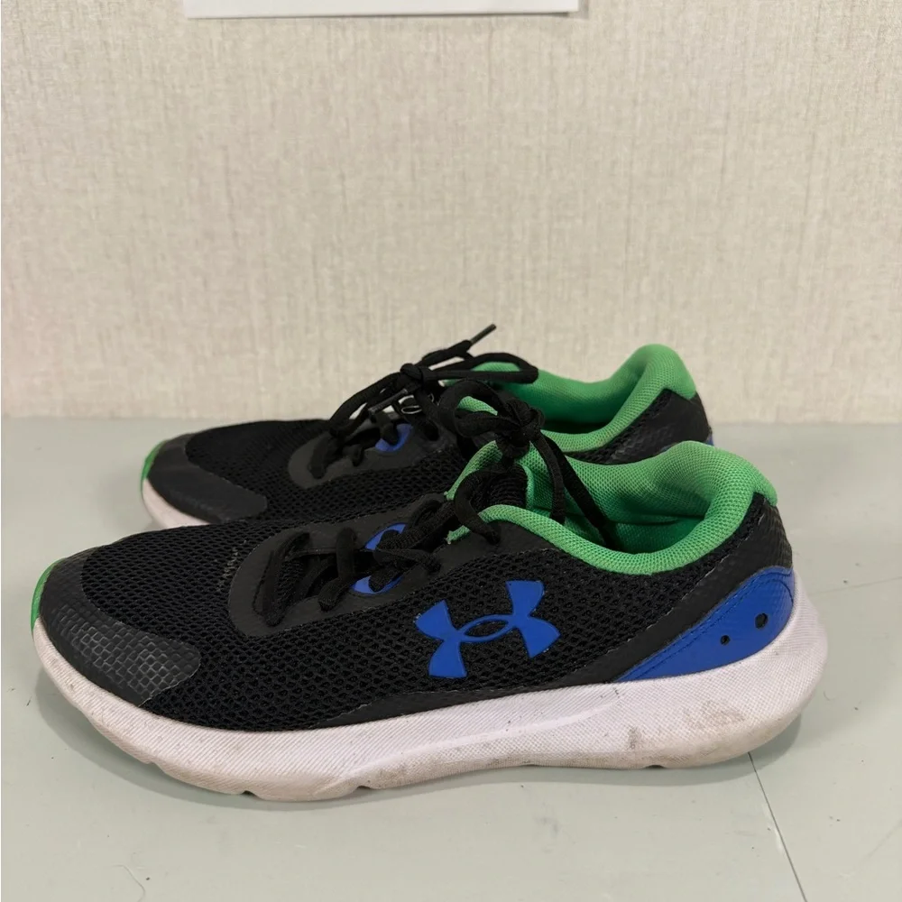 Under Armour‎ Kids Black and Blue Sneakers